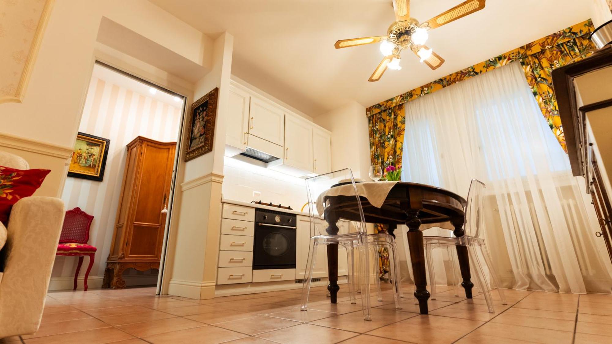 New Cozy Apartment - City Centre Lecco Exterior foto