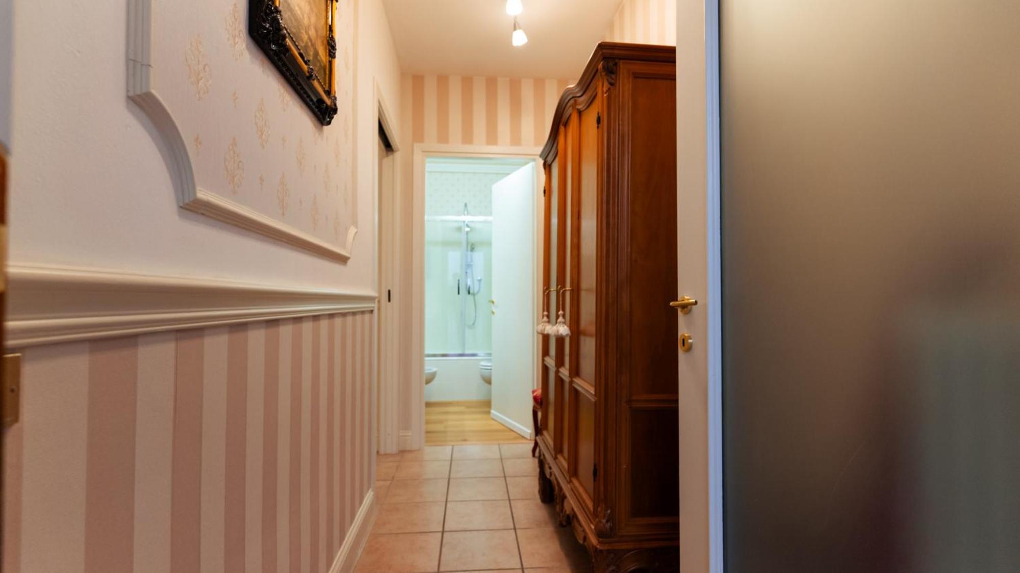 New Cozy Apartment - City Centre Lecco Exterior foto